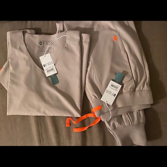 BNWT Figs Lekei Callao Joggers Set Boulder Large - Picture 3 of 5